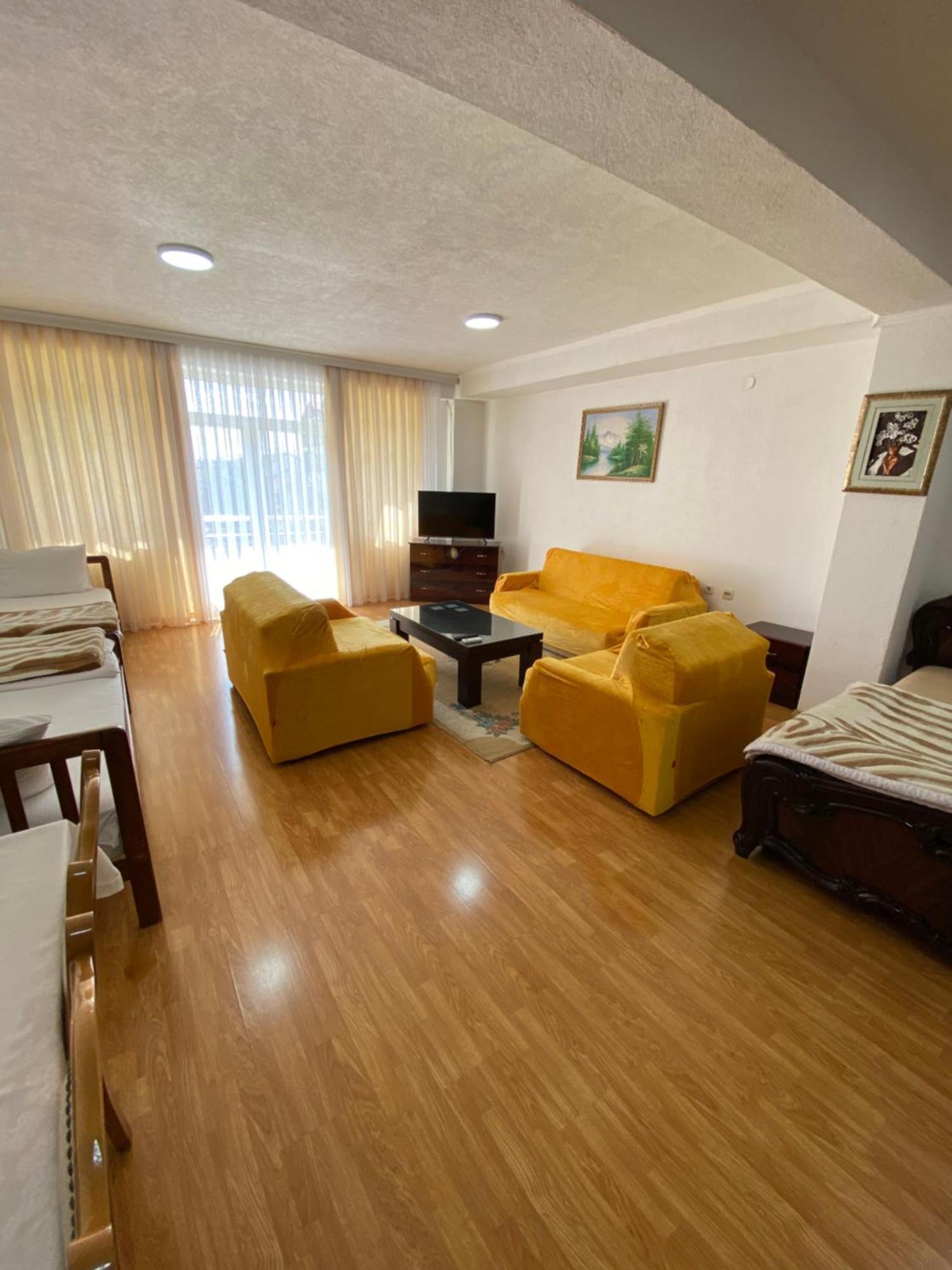 Hotel Venecia Apartments Struga Ngoại thất bức ảnh
